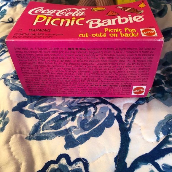 Mattel Vintage 1997 Special Edition Coca Cola Picnic Barbie BNIB - Picture 3 of 7